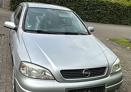 Opel Astra 1.6 -