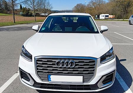 Audi Q2 1.4 TSFI (110kW) - weiß