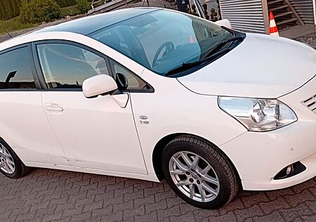Toyota Verso 2.0l D-4D -