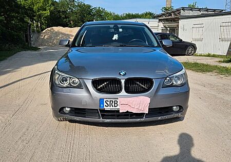 BMW 525i A -