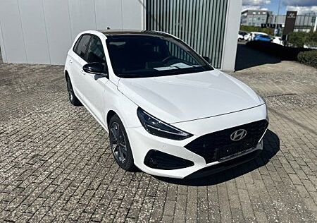 Hyundai i30 ADVANTAGE PANORAMADACH NAVI+LED+SITZHEIZUNG