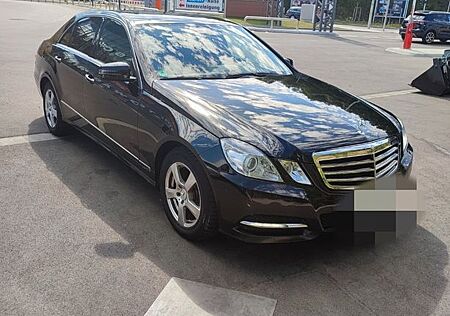 Mercedes-Benz E 220 gebraucht kaufen Mercedes-Benz E 220 CDI BlueEFFICIENCY AVANTGARDE AVANTGARDE