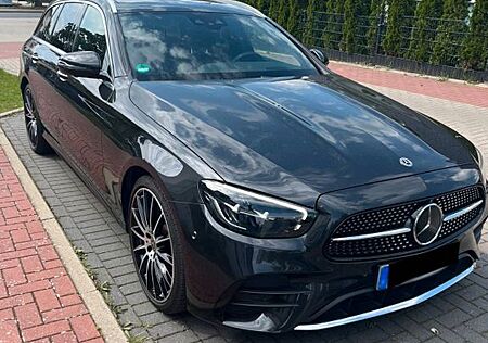 Mercedes-Benz E 400 AMG Line_E 400 d 4MATIC _ AHK Pano Head-up