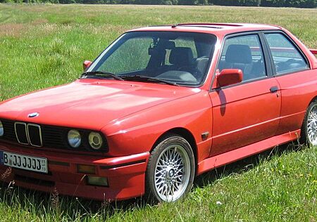 BMW M3 E30