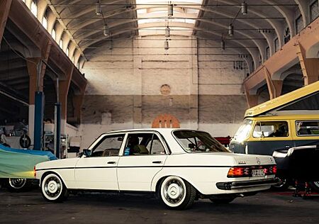 Mercedes-Benz 200 200D W123 Tausch H-Kennzeichen