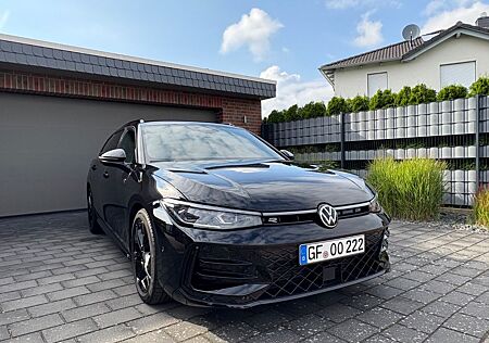 VW Passat Variant Volkswagen 2.0 TDI SCR DSG R-Line BlackStyle