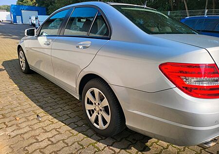 Mercedes-Benz C 200 -