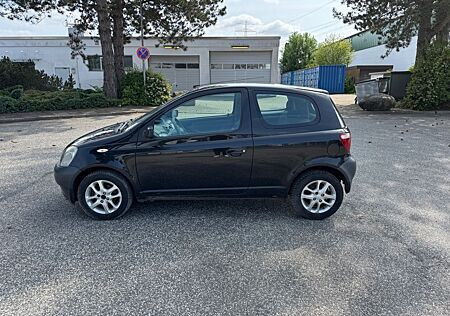Toyota Yaris 1.0 linea luna