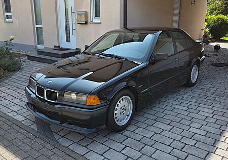 BMW 318i Oldtimer Schalter Tüv 05/2027