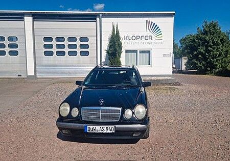 Mercedes-Benz E 200 T CLASSIC