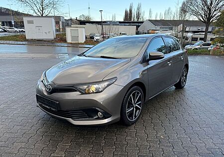 Toyota Auris Hybrid Team D