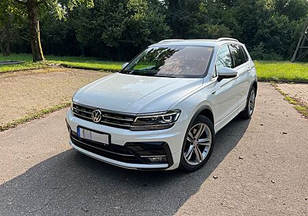 VW Tiguan Volkswagen 2.0 TDI SCR DSG 4MOTION Highline R-Line