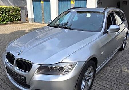 BMW 318i Touring -