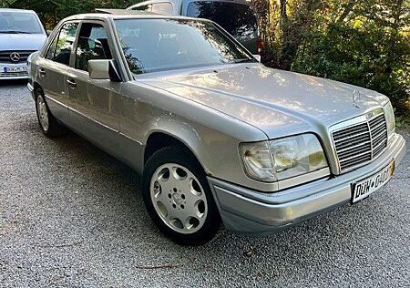 Mercedes-Benz 200