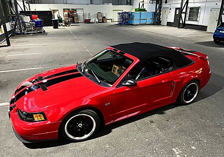 Ford Mustang GT Cabrio Kompressor 6.Gang Einmalig !