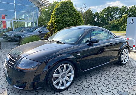 Audi TT 1.8T Coupe quattro 165 kW S-Line Exterieur