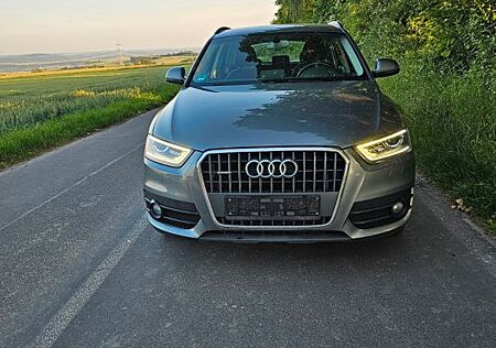 Audi Q3 2.0 TDI 103kW quattro -keyless, Navi,