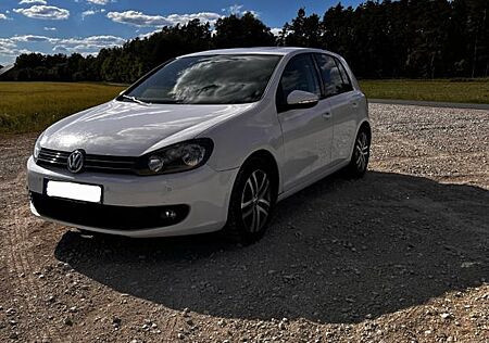 VW Golf Volkswagen 1.4 TSI 90 kW