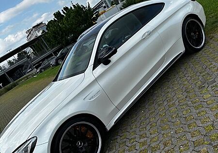 Mercedes-Benz C 63 AMG Mercedes-AMG C 63 S Autom. Mercedes...