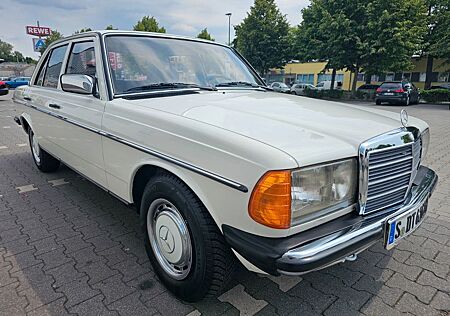 Mercedes-Benz 230 230E Oldtimer im Top-Zustand H-Kennzeichen