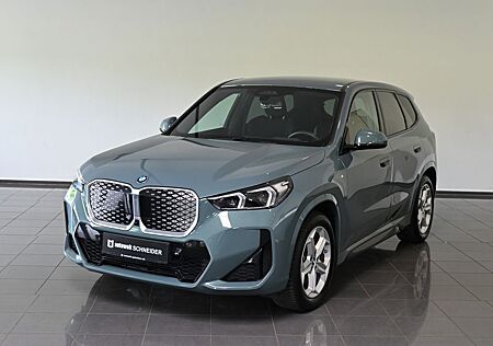 BMW iX1 30 xDrive M Sport HUD ACC LED PDC Kamera