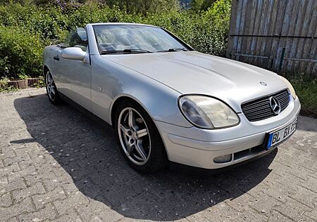 Mercedes-Benz SLK 200 - roadster