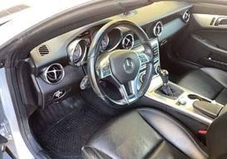 Mercedes-Benz SLK 200 -