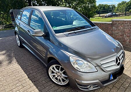 Mercedes-Benz B 180 Autotronic -
