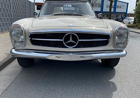 Mercedes-Benz 230 SL Pagode w113,5Gang,Beige/Rot