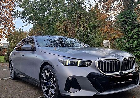 BMW i5 eDrive40 -