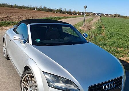 Audi TT Roadster 3.2 quattro -