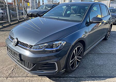 VW Golf Volkswagen VII GTE DSG / LED / AHK / Kamera / Key