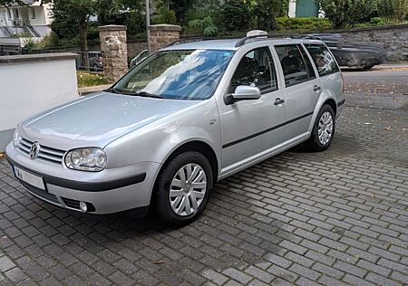 VW Golf gebraucht kaufen VW Golf Volkswagen 1.6 16V Variant Comfortline Autogas/LPG