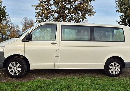 VW T5 Transporter Volkswagen in LangVersion
