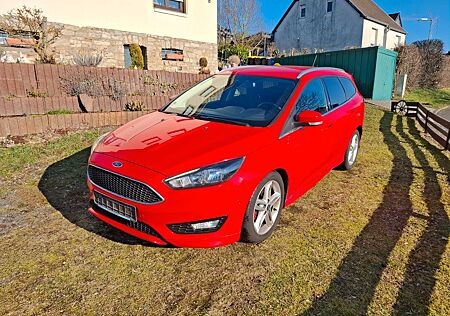 Ford Focus Titanium Turnier 8-fach bereift