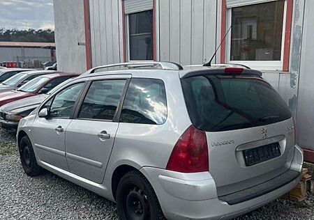 Peugeot 307 2.0 16V 135 -