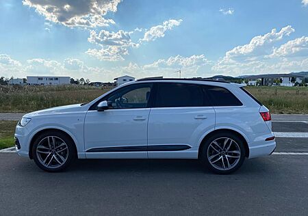 Audi Q7 3.0 TDI quattro tiptronic - Vollausstattung