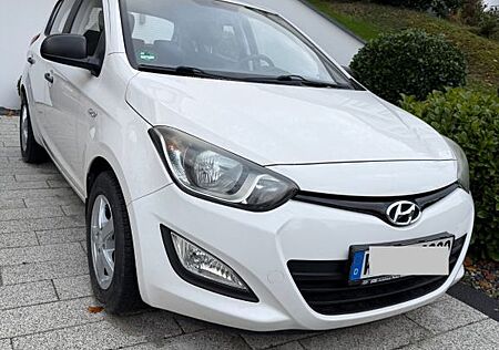 Hyundai i20 1.2 Classic mit TÜV - WINTER AUTO