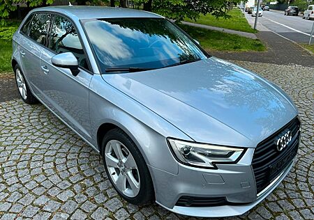 Audi A3 1.6 TDI Sportback Ambition Navi/MMI Xenon/LED