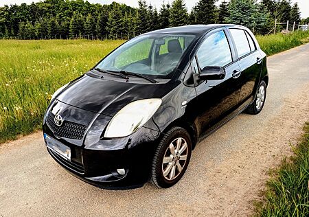 Toyota Yaris 1,3-l-VVT-i Team Team