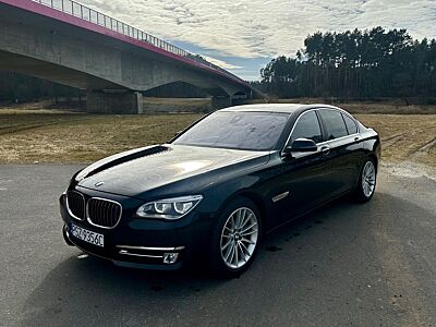 BMW 750i xDrive -