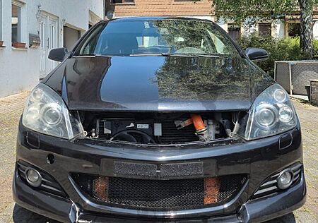 Opel Astra GTC 2.0 Turbo