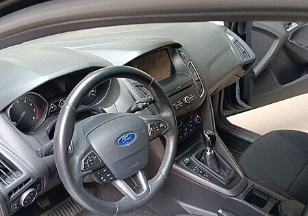 Ford Focus Turnier Business Alle Inspektionen b.
