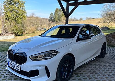 BMW M135i xDrive A -