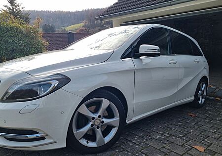 Mercedes-Benz B 200 BlueEFFICIENCY -