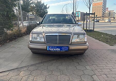 Mercedes-Benz 260 Automatik, Klima, Guter Zustand