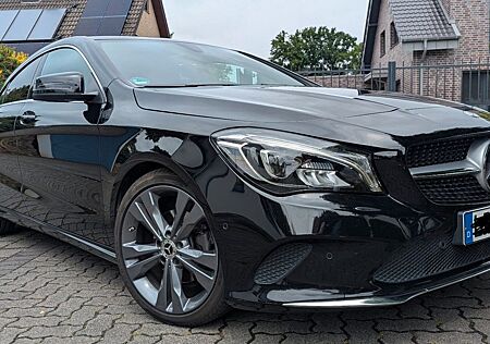 Mercedes-Benz CLA 200 Urban LED Navi Kamera Totw SHZ PTS 8fach