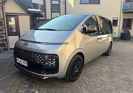 Hyundai Staria 2.2 CRDi Signature 7-Sitzer Auto 4WD ...