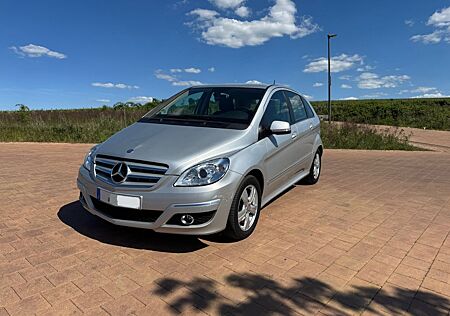 Mercedes-Benz B 200 - Scheckheftgepflegt