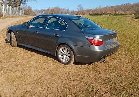 BMW 525i -